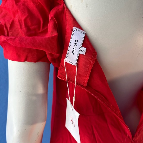 Rihoas Red puff sleeve solid midi dress, size small NWT - Picture 7 of 9